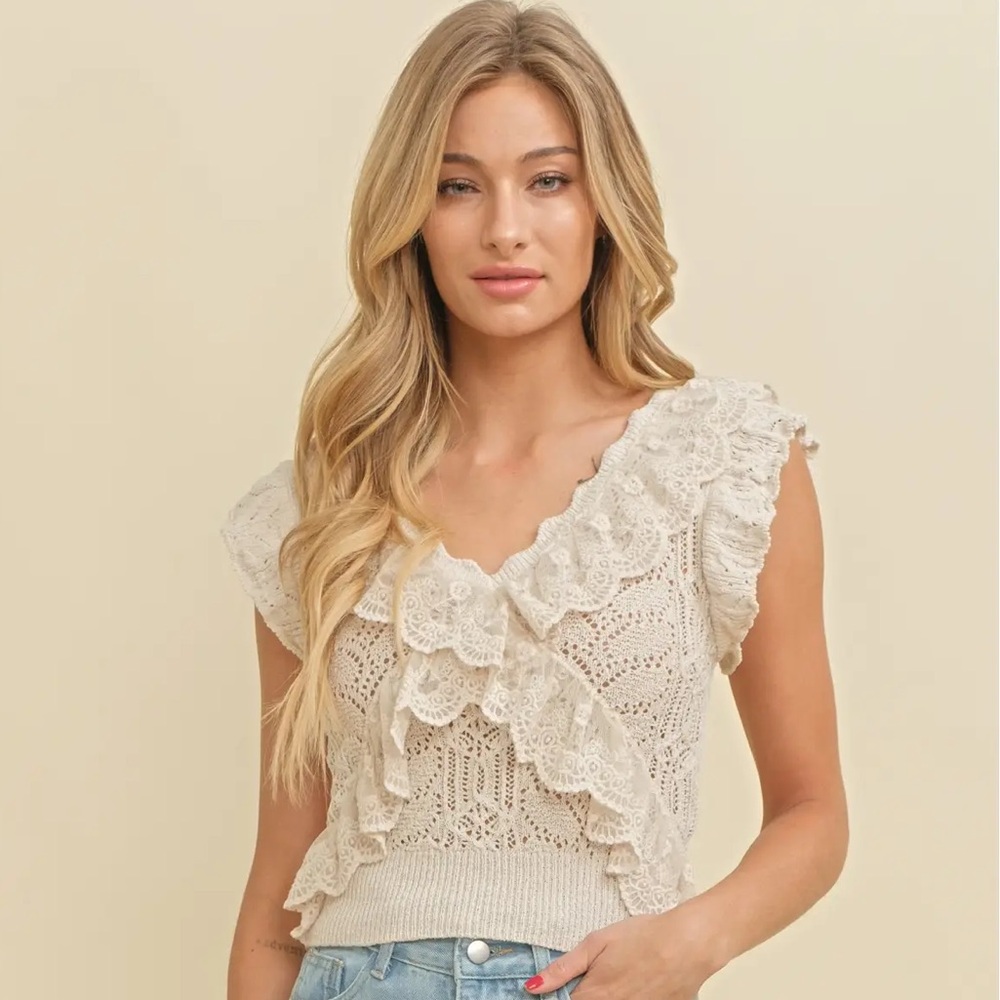 Illa illa cream ruffle lace short sleeve crochet knit top